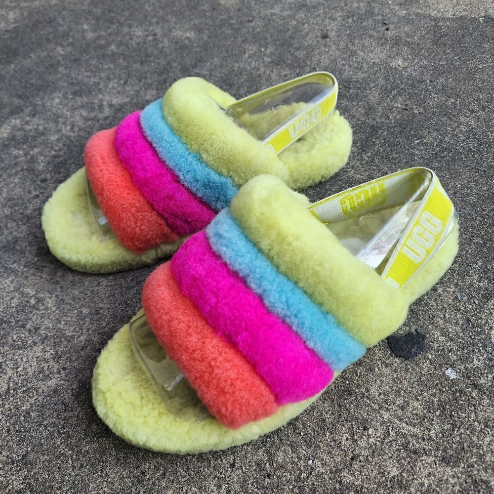 UGG - Womens Slipper - SIZE 6